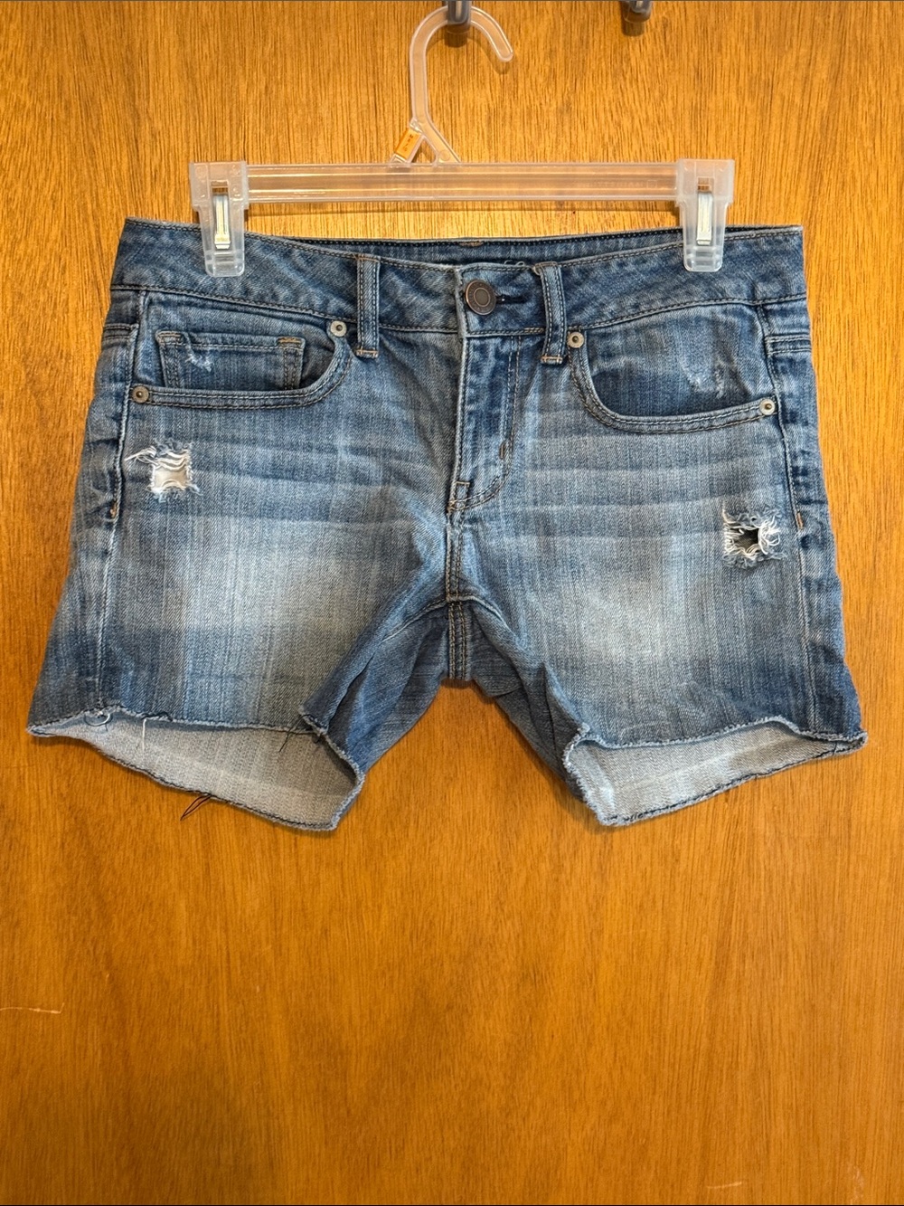 American Eagle Destructed Jean Shorts sz 6 Like New